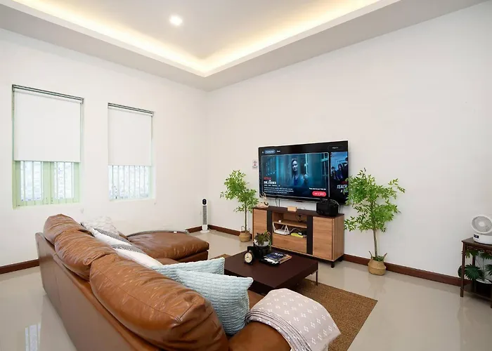 Spacious Heritage House Prime Location Family