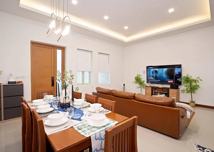 Spacious Heritage House Prime Location Family Bangkok