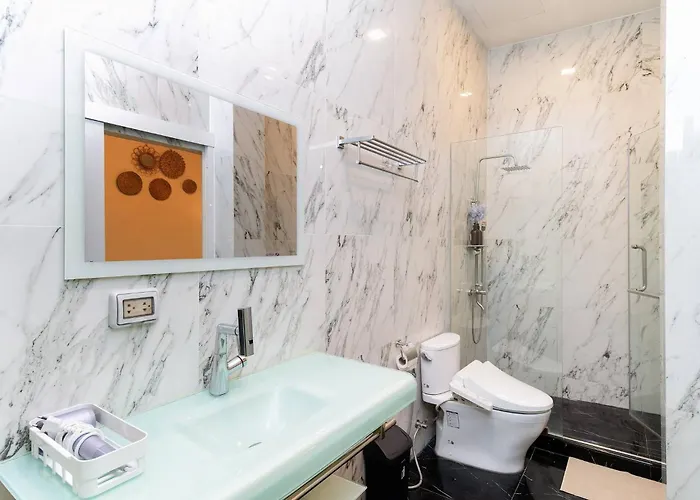 Spacious Heritage House Prime Location Family Bangkok