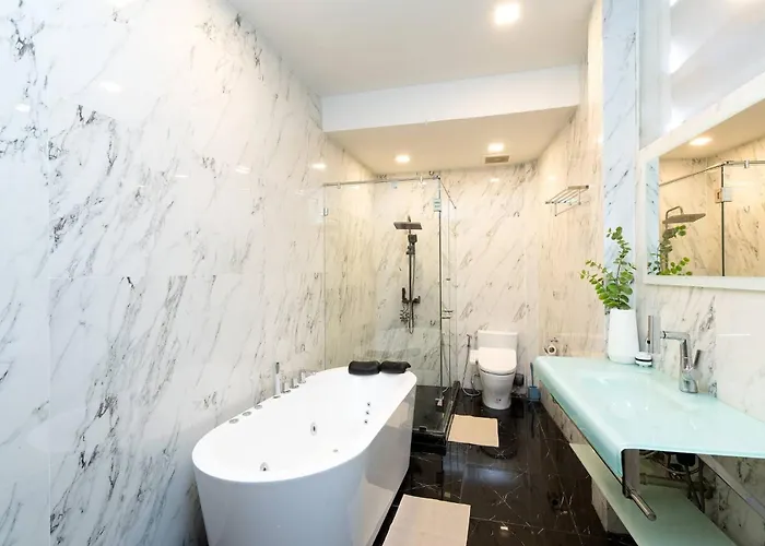 Spacious Heritage House Prime Location Family Feriehus *