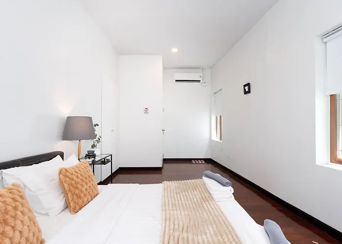 Spacious Heritage House Prime Location Family Bangkok