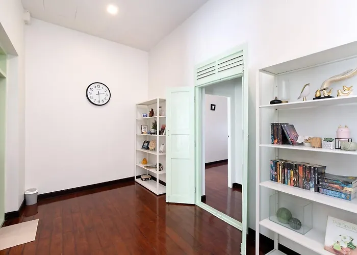 Spacious Heritage House Prime Location Family Bangkok