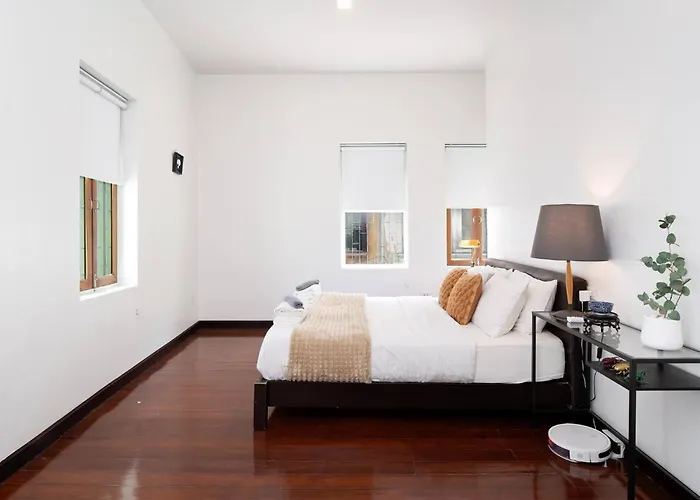 Spacious Heritage House Prime Location Family * Bangkok